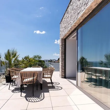 Amaris Aparthotel